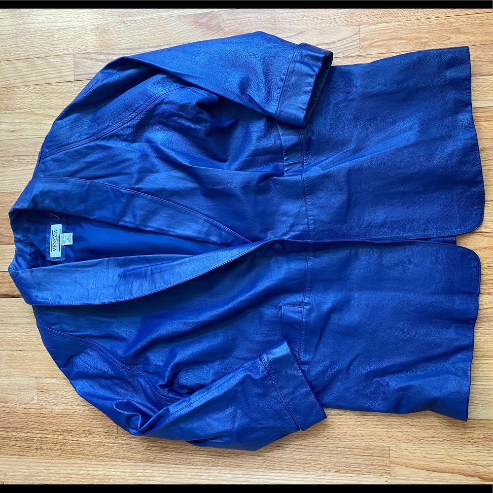 Venezia brand suit in beautiful blue leather BO